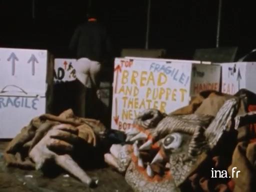 Le Bread and Puppet Theater