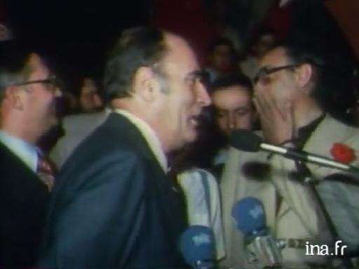 François Mitterrand à un meeting du PS italien à Florence