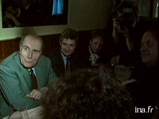 François Mitterrand déjeune avec des "fabiusiens" avant le congrès de Rennes