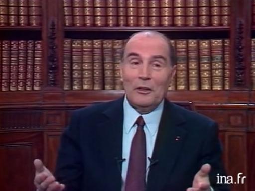 François Mitterrand donne le feu vert à la télévision privée