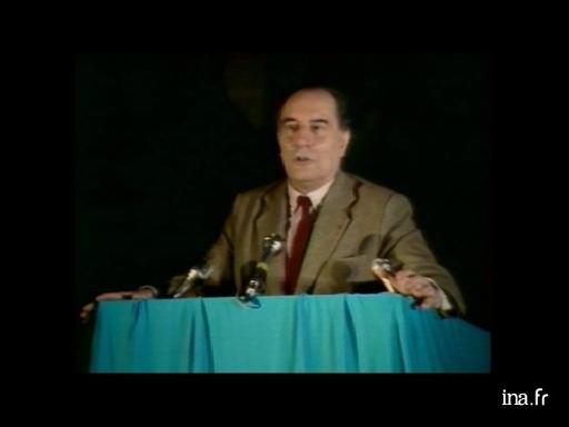 François Mitterrand teste «l'homme du passif » à Bordeaux